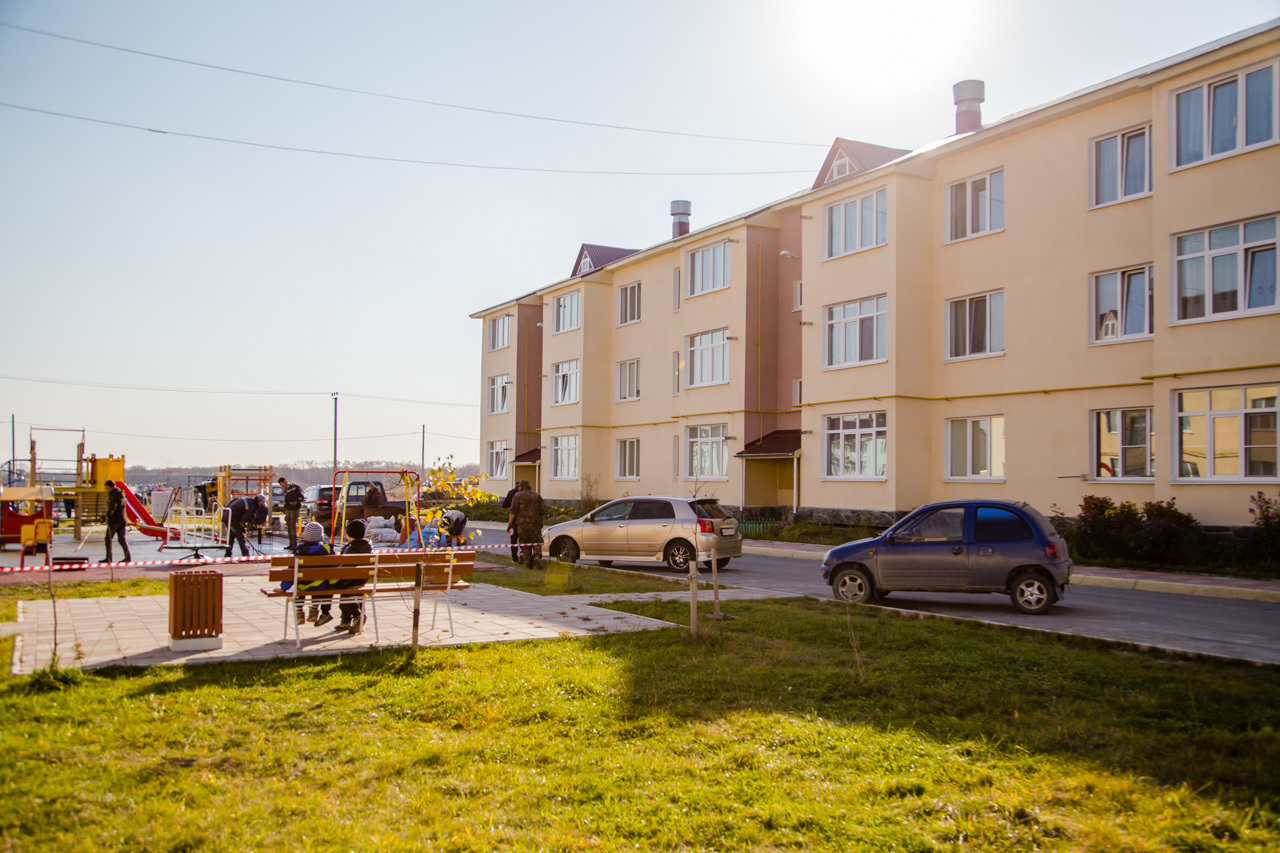 Село дальнее. Дальнее Южно-Сахалинск. Поселок Дальнее Южно-Сахалинск. Новострой Южно-Сахалинск. Южно Сахалинск новый микрорайон.