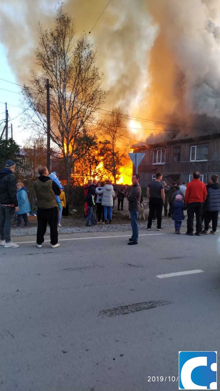 CitySakh.ru - Пожар охватил несколько жилых домов в селе Березняки