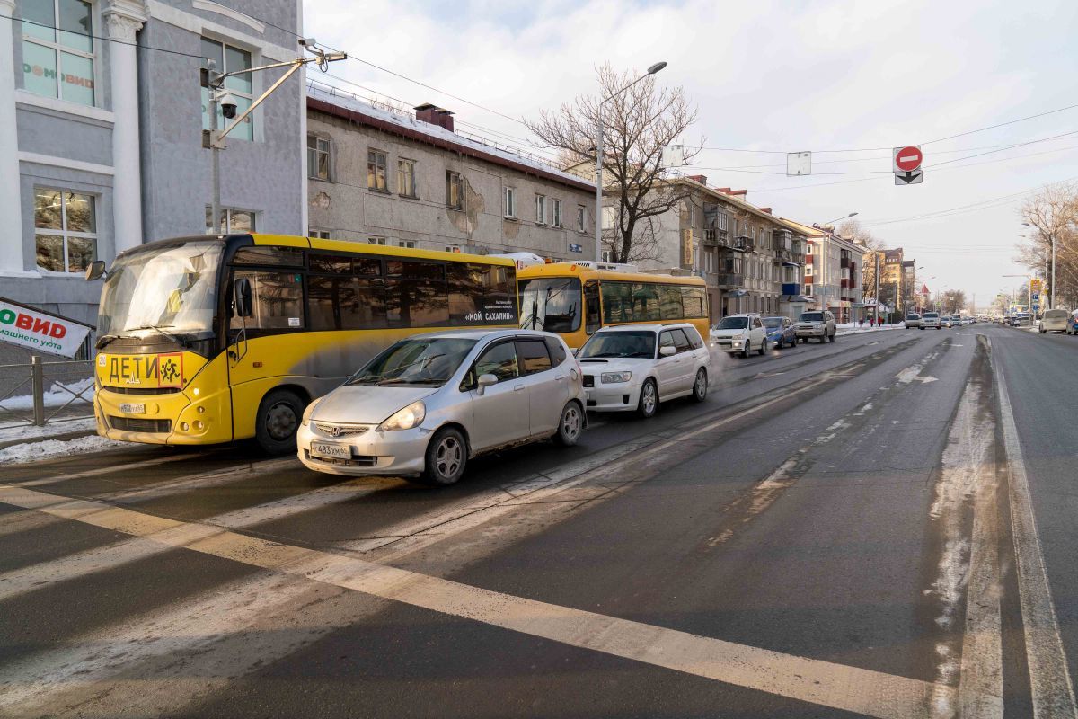 CitySakh.ru - Южно-Сахалинск продолжает очищаться от мусора и остатков снега