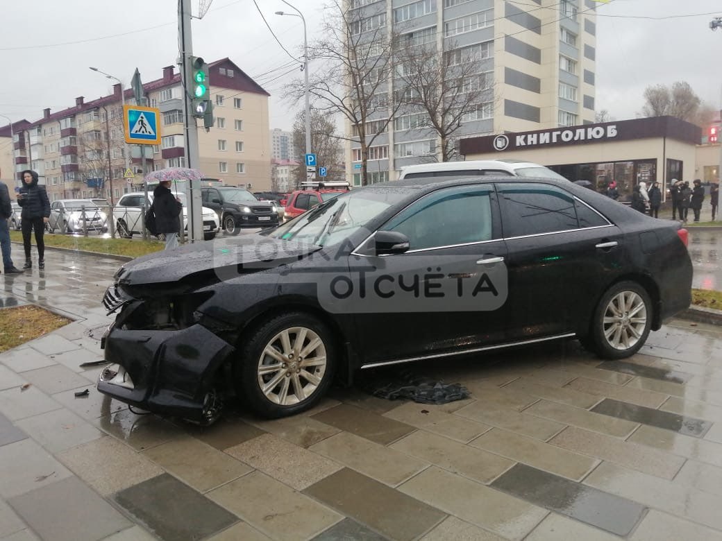 CitySakh.ru - Учебный автомобиль попал в жесткое ДТП в Южно-Сахалинске