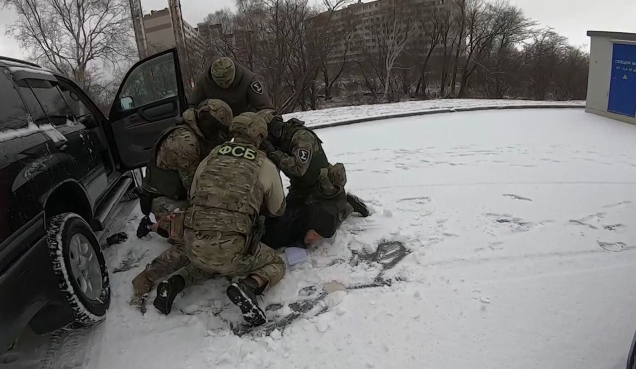 CitySakh.ru - Иностранец на Сахалине пытался выведать гостайну, но был  пойман и выдворен из страны