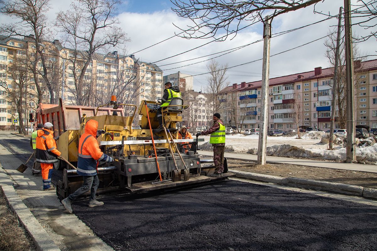 CitySakh.ru - Первая порция асфальта выпущена южно-сахалинским заводом  после зимы