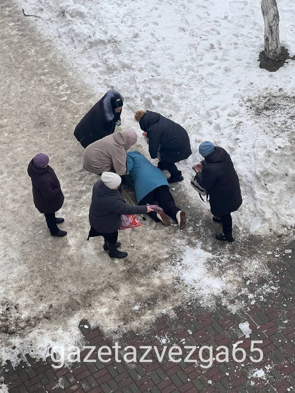 CitySakh.ru - Прокуратура объяснила, почему на Сахалине снег упал на голову  пенсионерке