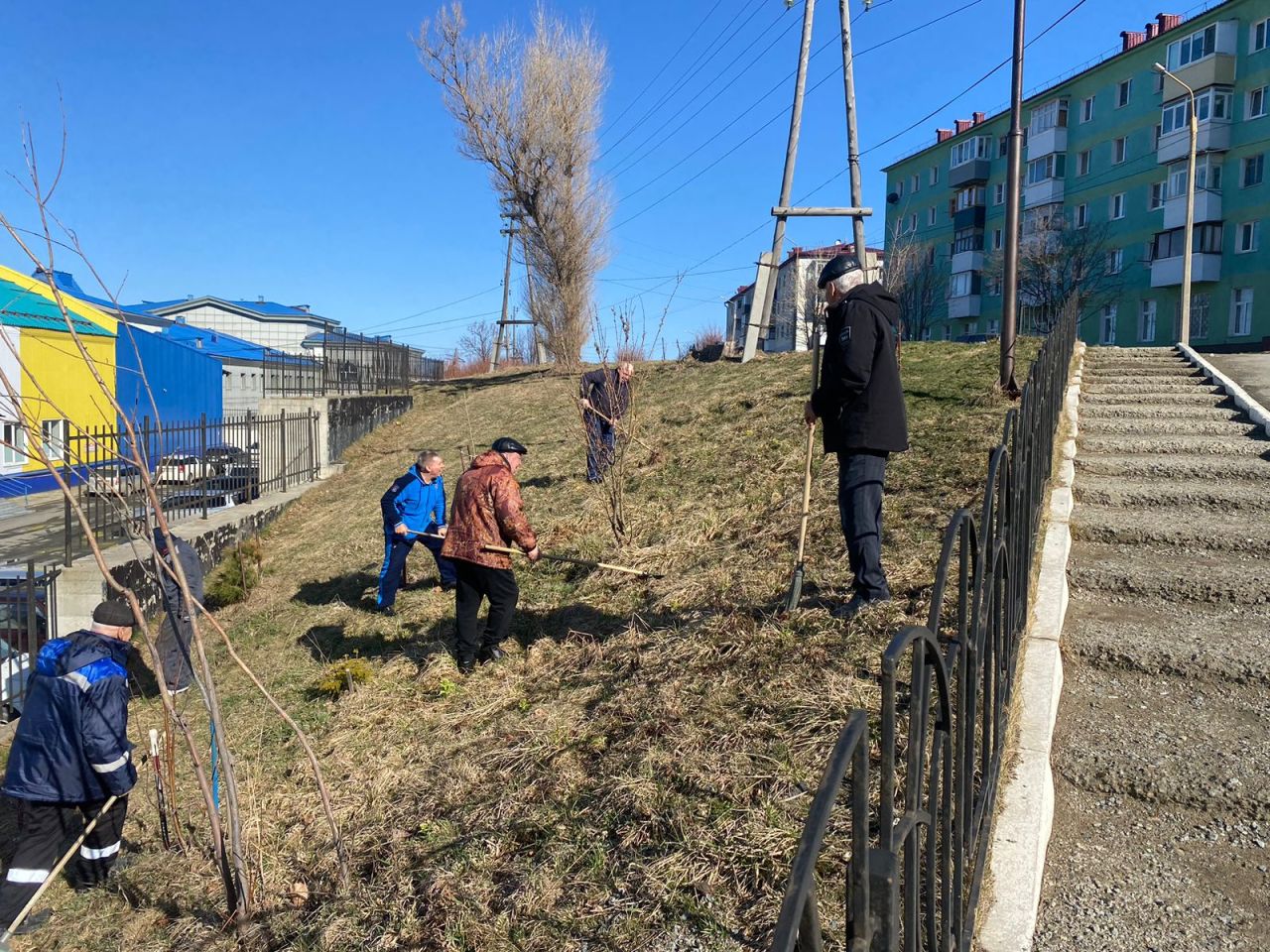 CitySakh.ru - Ежегодный субботник прошел в Холмском городском округе