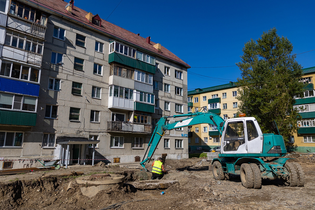 CitySakh.ru - Надсадин распорядился продолжить благоустройство дворов по  проспекту Победы в следующем году