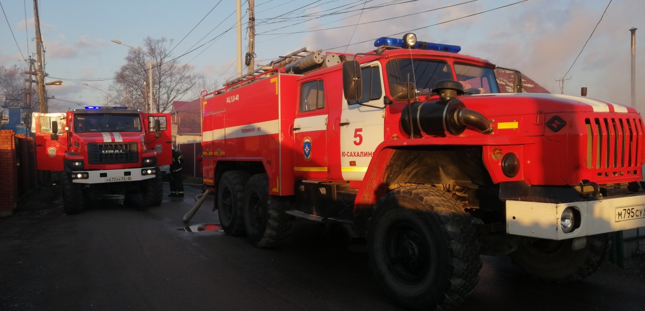 CitySakh.ru - Пожарные устранили возгорание жилого дома в Южно-Сахалинске