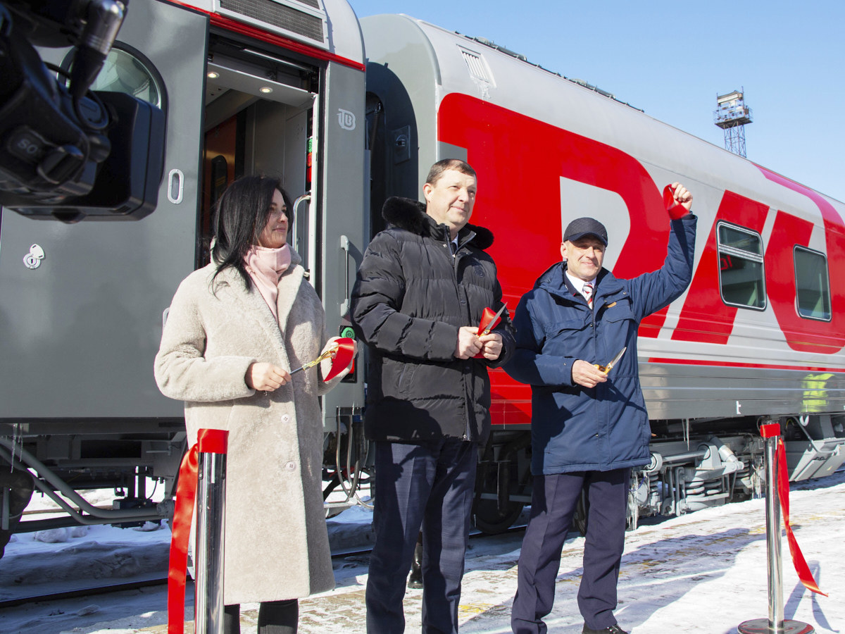 CitySakh.ru - Парк пассажирского подвижного состава пополнился новыми  вагонами на Сахалине