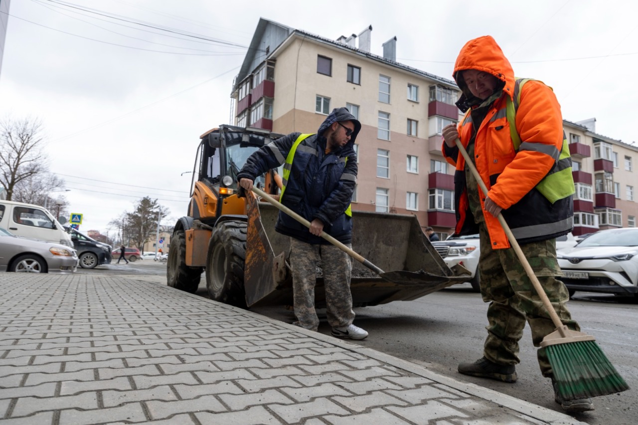 CitySakh.ru - Текущий ремонт дорог в Южно-Сахалинске завершат раньше  запланированных сроков