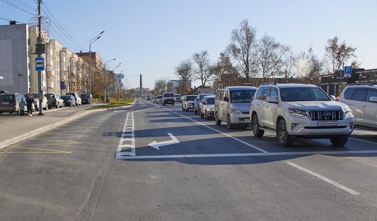 CitySakh.ru - Водителям Южно-Сахалинска напоминают о правилах движения на  дорогах с выделенной полосой